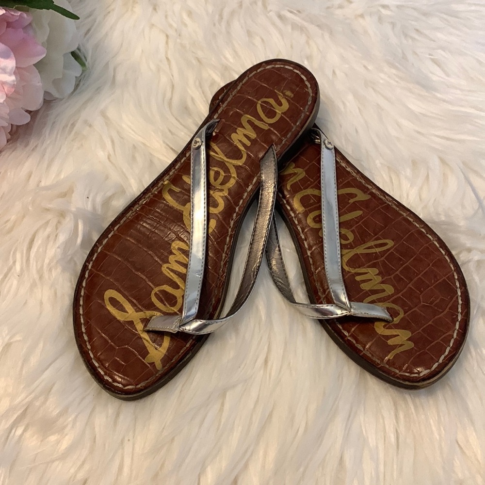 Silver sandal flats